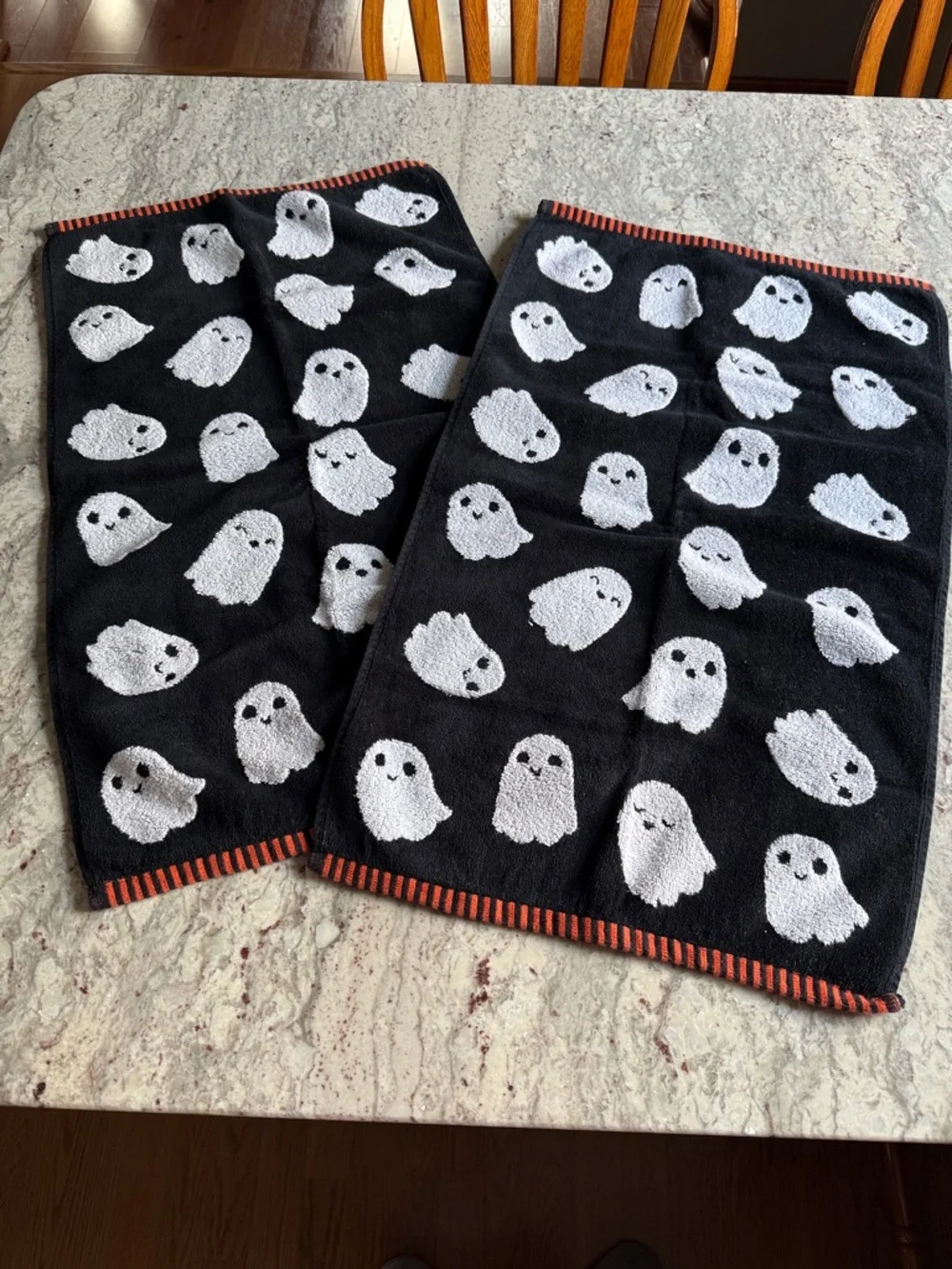 HOME CARO Ghost Pattern Black Hand Towel Set